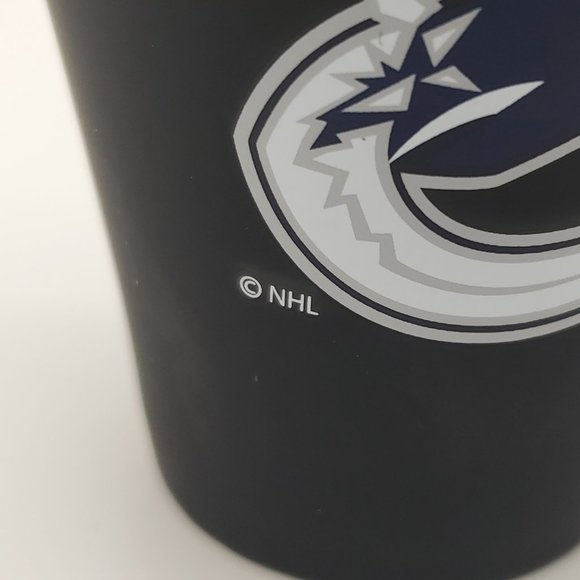 Vancouver Canucks Hockey Logo Mug Flat Black Brands Unlimited NHL 315ml / 11oz - Picture 4 of 7